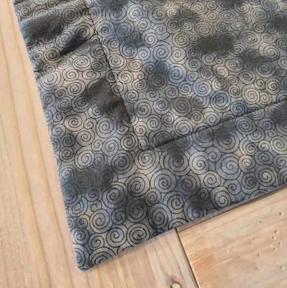 HANDMADE MIXED PRINT BLACK & RED TABLE RUNNER HALLOWEEN - Picture 8 of 12